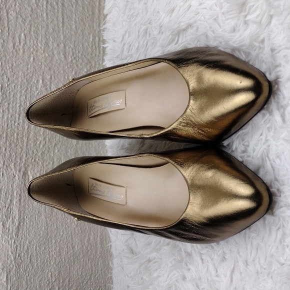 Etienne Aigner Gail Gold Leather Pointed-Toe Skinny Heel Slip On Pump Shoe - Picture 2 of 16